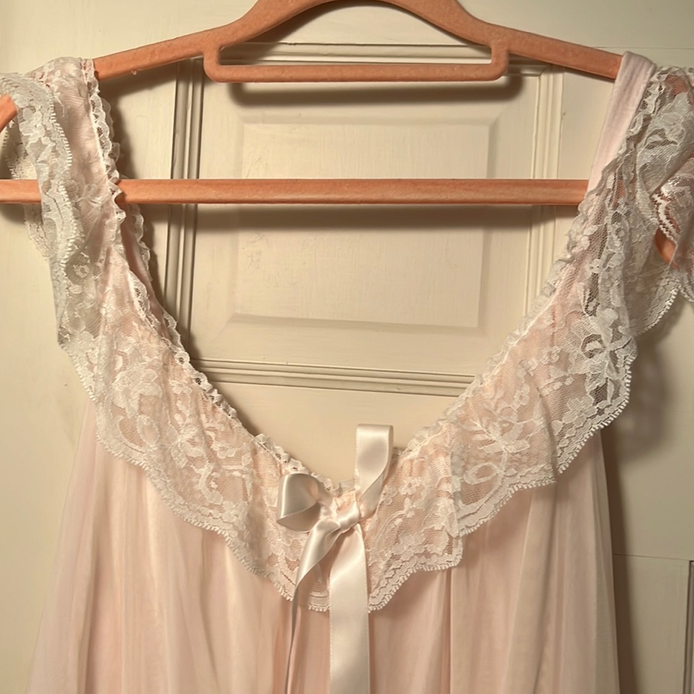 COPY - 2 nighties 1- pink sz large. 1-white size small Like new condition - Picture 8 of 15